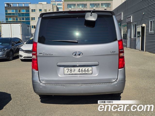 Hyundai Starex 2017 — photo 2