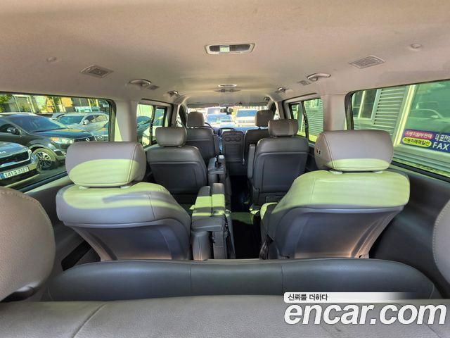 Hyundai Starex 2017 — photo 12