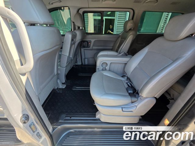 Hyundai Starex 2017 — photo 13