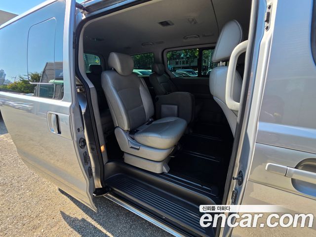 Hyundai Starex 2017 — photo 14