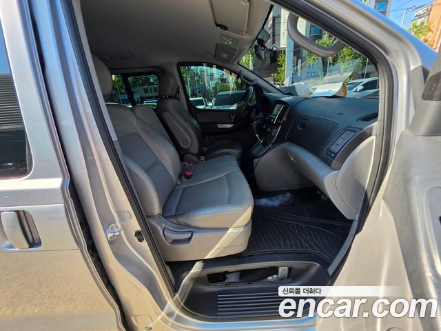 Hyundai Starex 2017 — photo 15