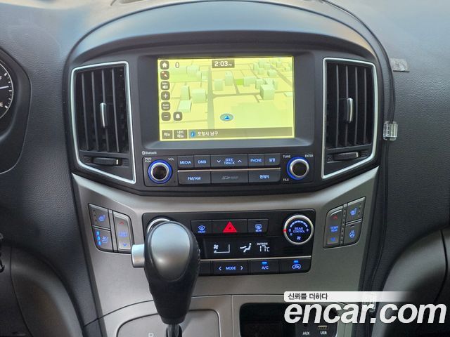 Hyundai Starex 2017 — photo 18