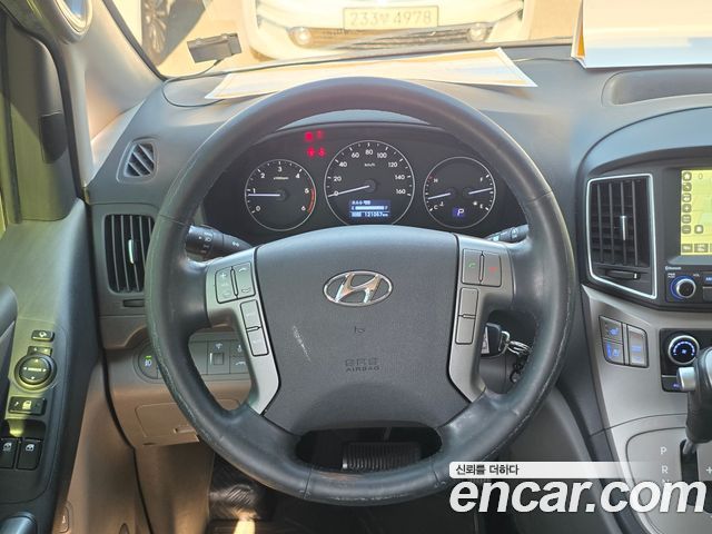 Hyundai Starex 2017 — photo 19