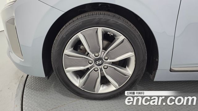 Hyundai Ioniq 2017 — photo 5