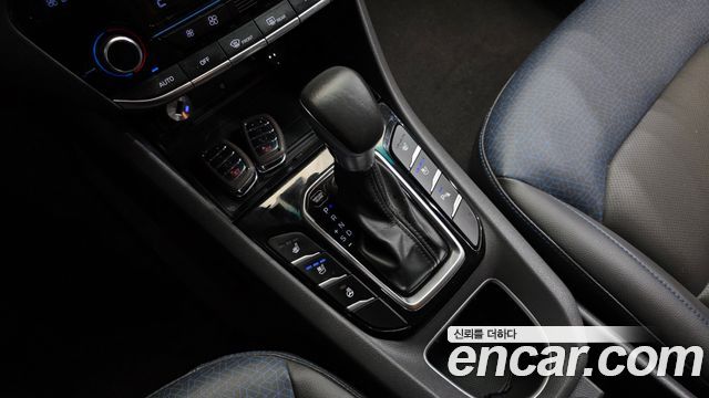 Hyundai Ioniq 2017 — photo 9