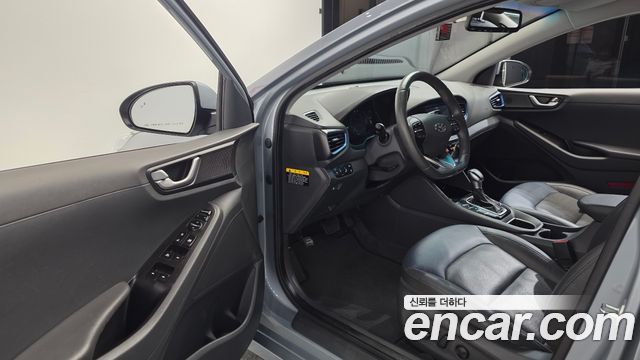 Hyundai Ioniq 2017 — photo 10