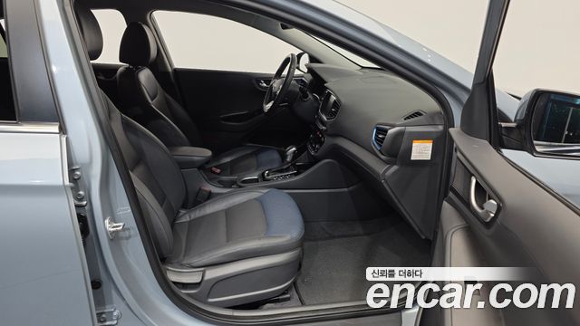 Hyundai Ioniq 2017 — photo 11