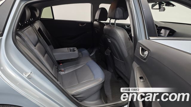 Hyundai Ioniq 2017 — photo 12