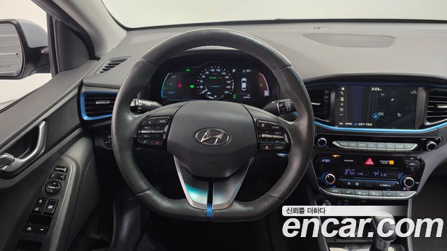 Hyundai Ioniq 2017 — photo 13