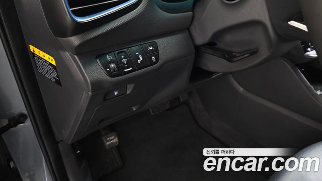 Hyundai Ioniq 2017 — photo 14