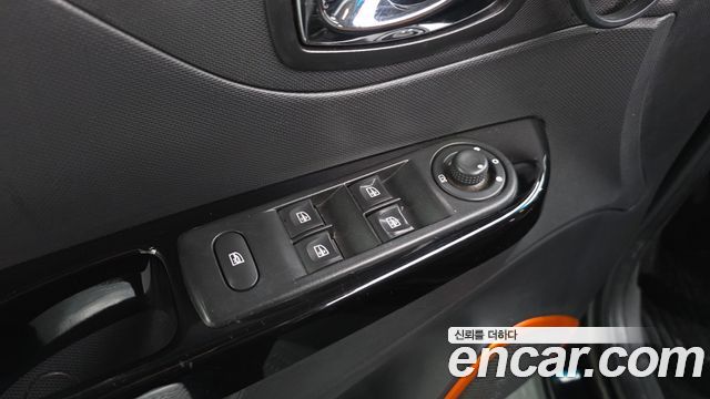 Renault Korea QM3 2015 — photo 29