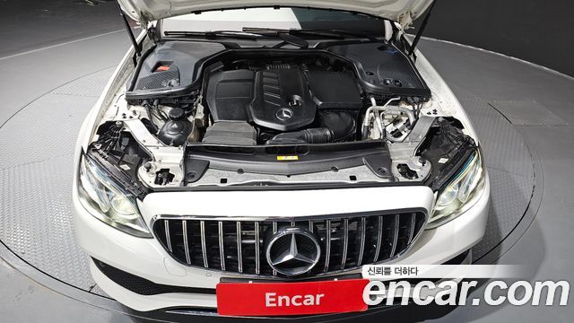 Mercedes-Benz E-Class 2017 — photo 6
