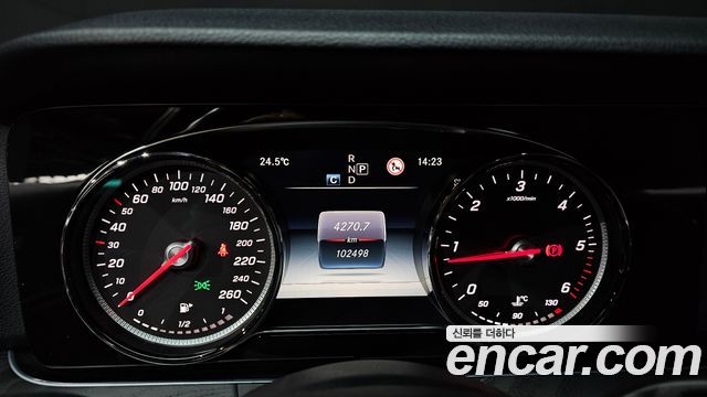 Mercedes-Benz E-Class 2017 — photo 8