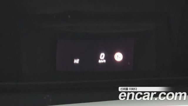 Mercedes-Benz E-Class 2017 — photo 14