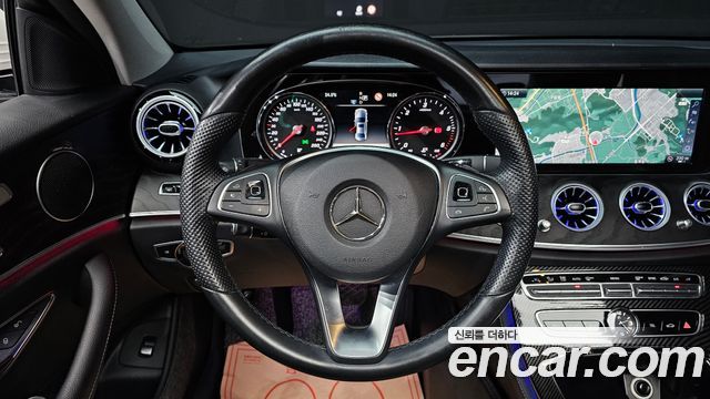 Mercedes-Benz E-Class 2017 — photo 15