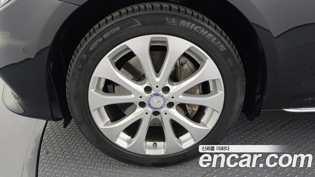 Mercedes-Benz E-Class 2017 — photo 5