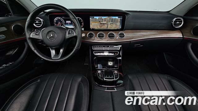Mercedes-Benz E-Class 2017 — photo 7
