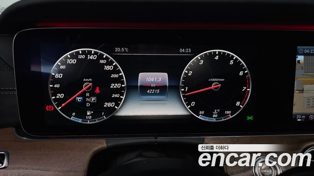 Mercedes-Benz E-Class 2017 — photo 8