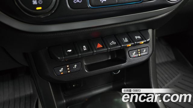 Chevrolet Korea Colorado 2022 — photo 24