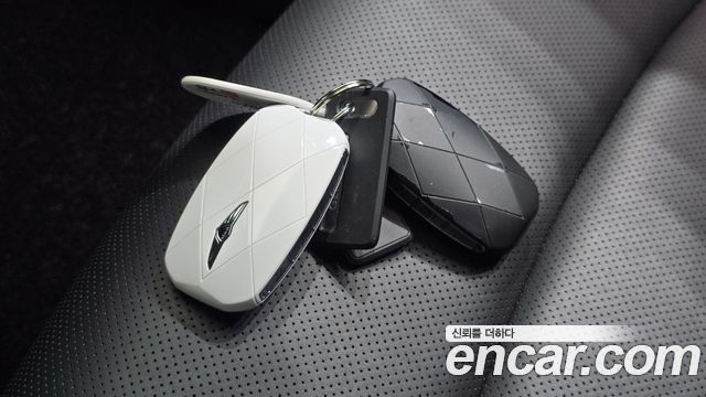 Genesis GV60 2022 — photo 23
