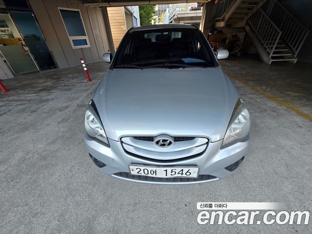 Hyundai Verna 2010 — photo 2
