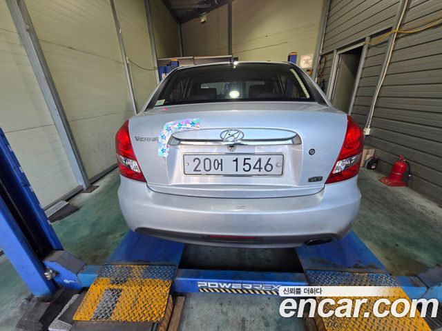 Hyundai Verna 2010 — photo 5