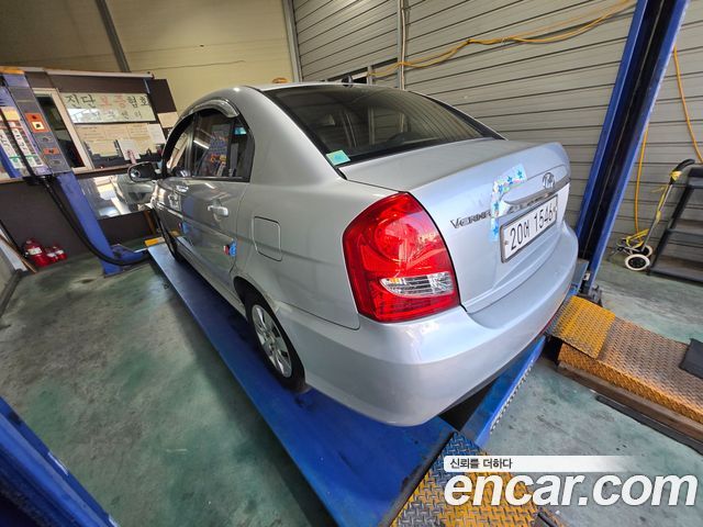 Hyundai Verna 2010 — photo 6