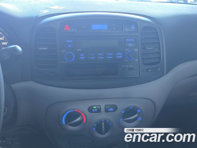 Hyundai Verna 2010 — photo 16