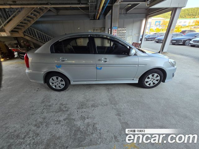 Hyundai Verna 2010 — photo 17