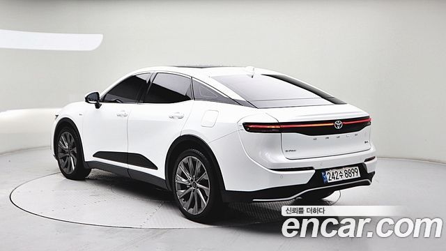 Toyota Crown 2025 — photo 2