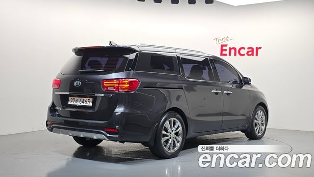 Kia Canival 2019 — photo 2