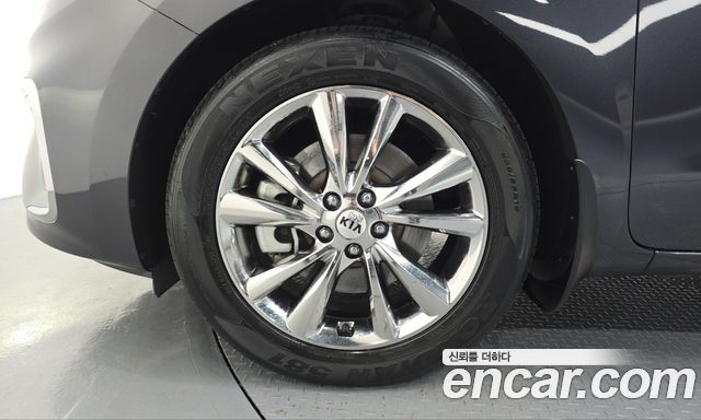 Kia Canival 2019 — photo 5
