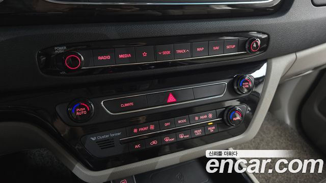 Kia Canival 2019 — photo 32