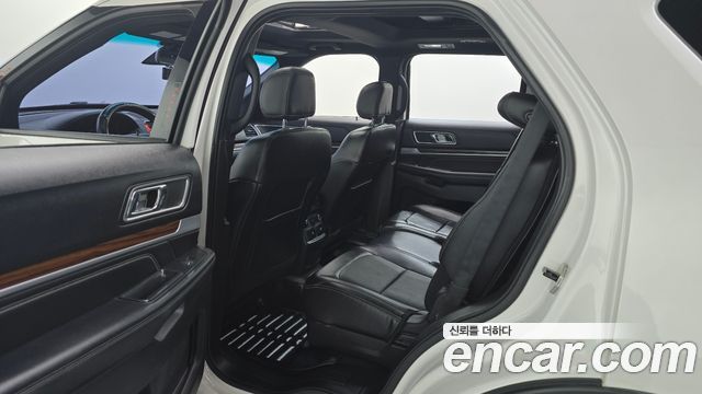Ford Explorer 2016 — photo 12