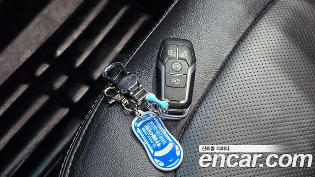 Ford Explorer 2016 — photo 16