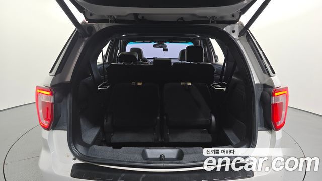 Ford Explorer 2016 — photo 19