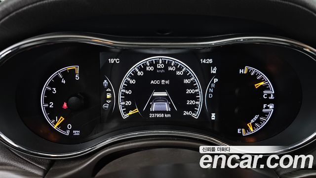 Jeep Cherokee 2018 — photo 11
