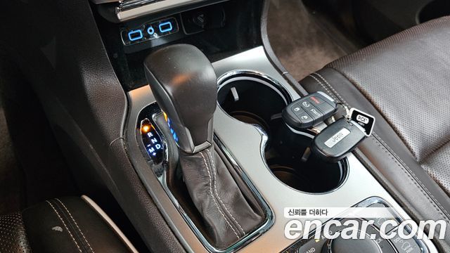 Jeep Cherokee 2018 — photo 12