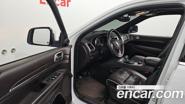 Jeep Cherokee 2018 — photo 13