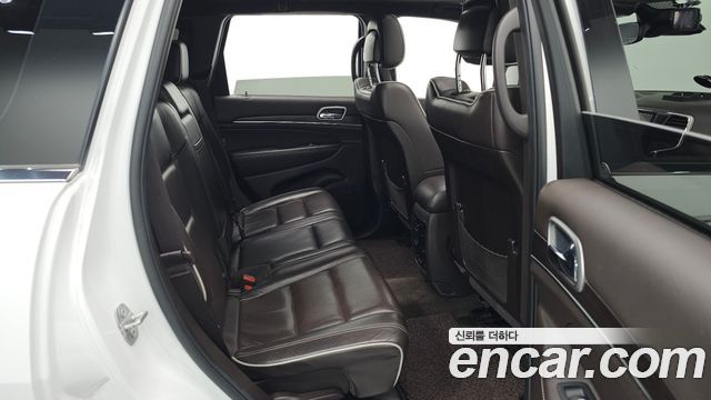 Jeep Cherokee 2018 — photo 18