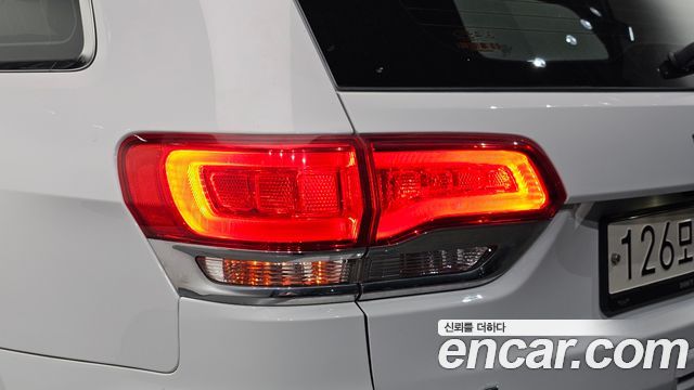 Jeep Cherokee 2018 — photo 9