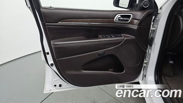 Jeep Cherokee 2018 — photo 14
