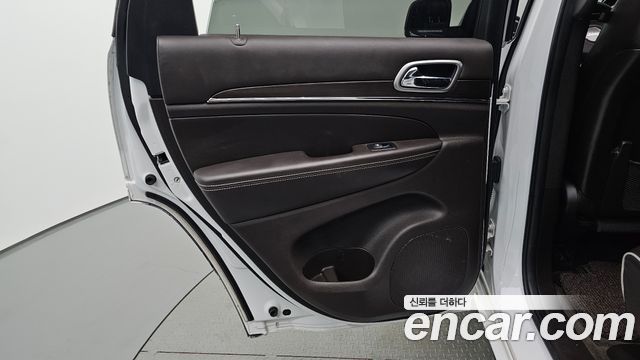 Jeep Cherokee 2018 — photo 15