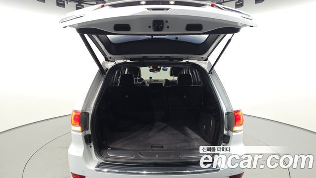 Jeep Cherokee 2018 — photo 33