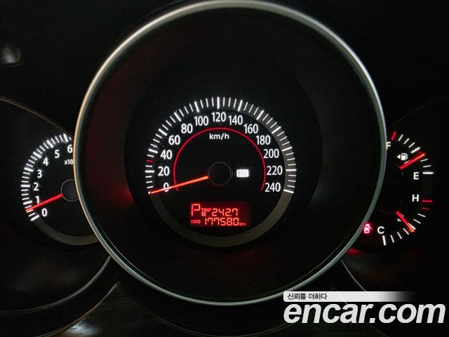 Kia LOTZE 2010 — photo 8
