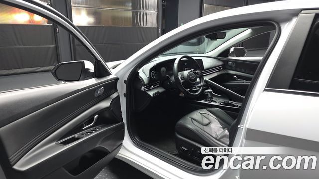 Hyundai AVANTE 2021 — photo 13
