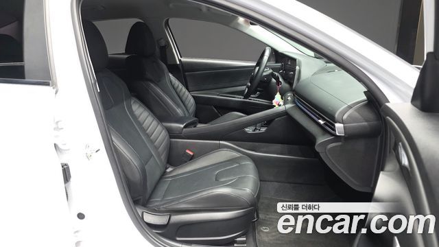 Hyundai AVANTE 2021 — photo 17