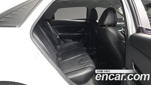 Hyundai AVANTE 2021 — photo 18
