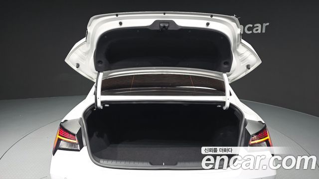 Hyundai AVANTE 2021 — photo 26