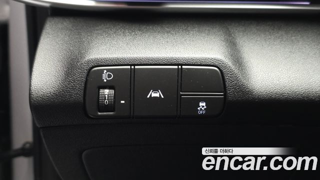 Hyundai AVANTE 2021 — photo 30